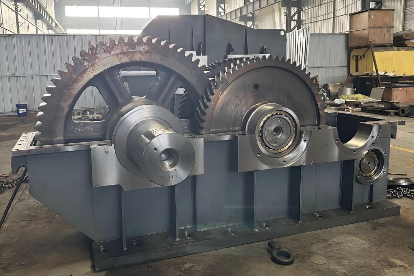 铸造锻造机械部件，减速机、球磨机、破碎机、起重机、吊机