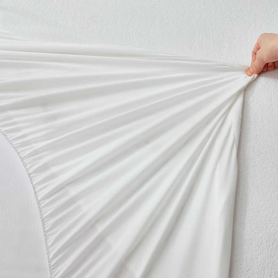 Hot Sale Hypoallergenic Terry Mattress Cover Bed Bug Proof Waterproof Double Mattress Protector for Noiseless Sleep